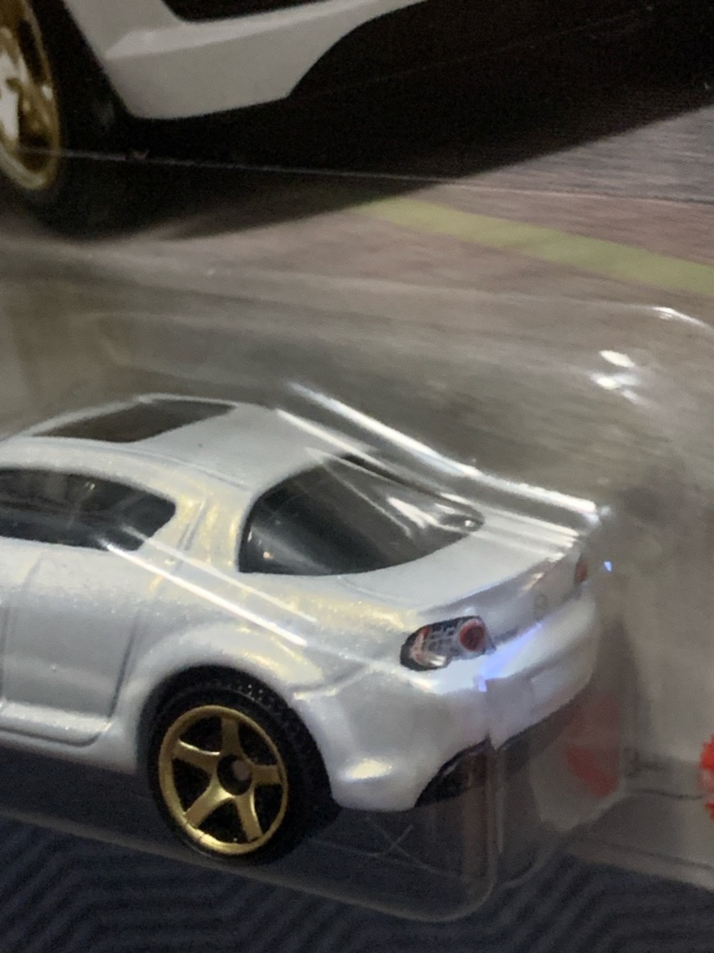 2004 Mazda RX-8 white Matchbox - Picture 4 of 9